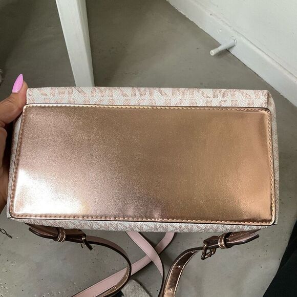 MICHAEL KORS Sheila Medium Two-Tone Signature Logo Backpack - Picture 5 of 9